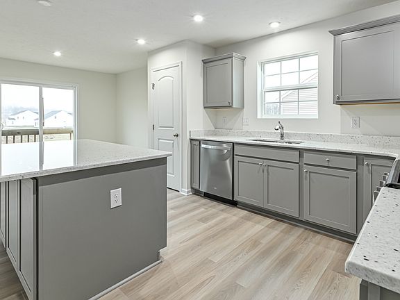 3rd image of 408 Frank St