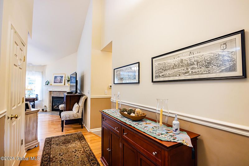 3rd image of 132 Farr Lane