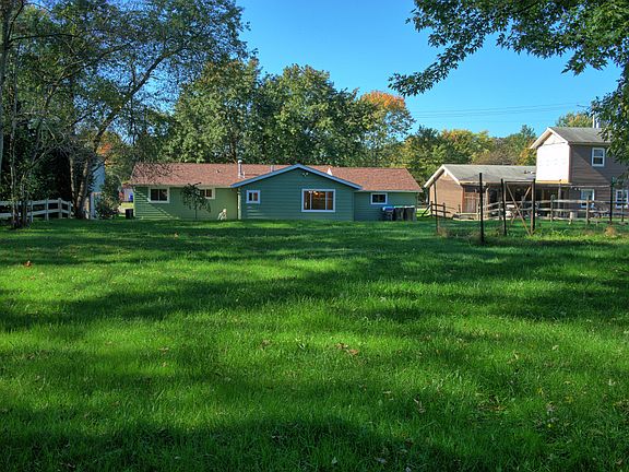4th image of 71 Robinhood Dr