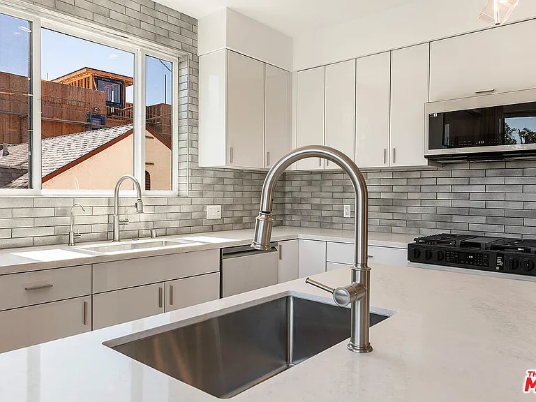 1621 S Bedford St — Photo 11