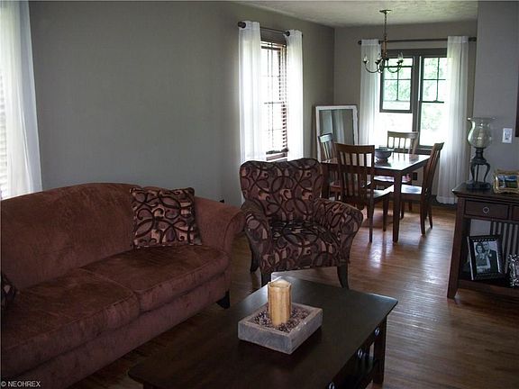 3rd image of 631 Orchard Ave NW
