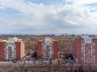 50 Old Mill Rd #PENTHOUSE 8, Oakville, ON L6J7W1