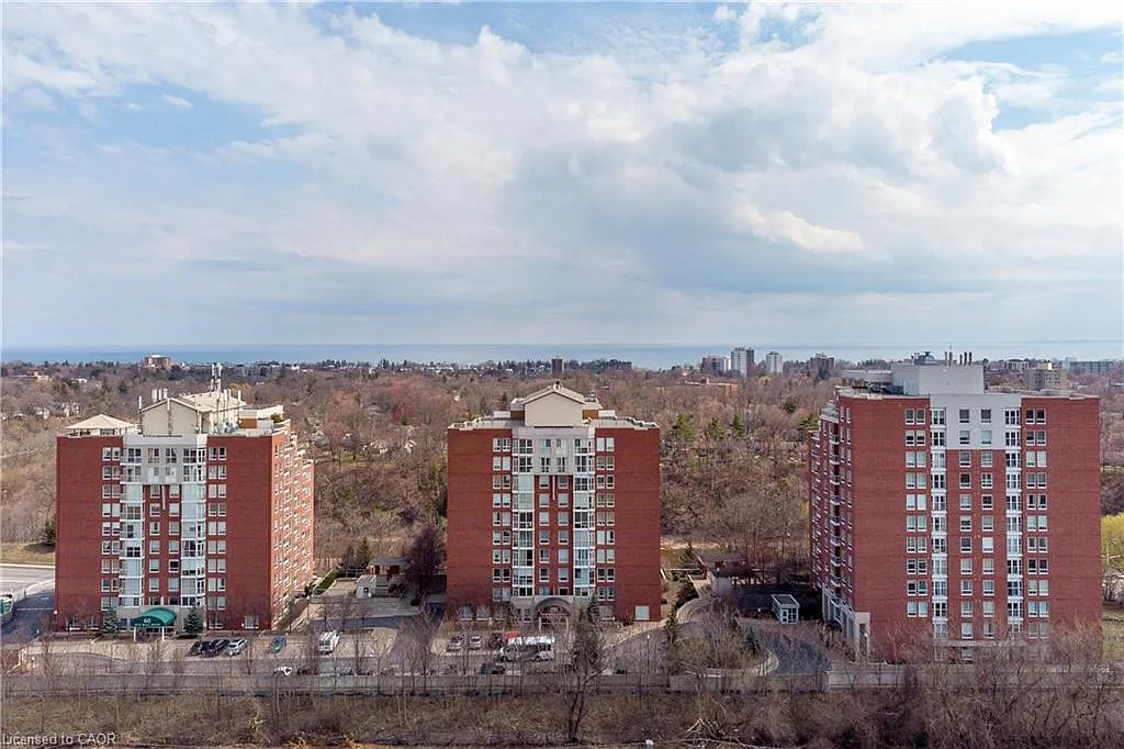 50 Old Mill Rd #Penthouse 8 photo 1