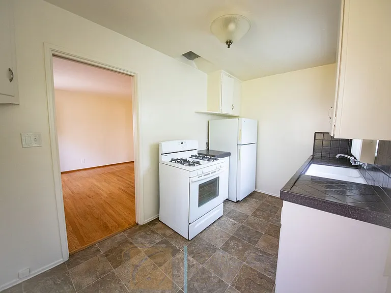4455-59 1/2 Dawson Ave — Photo 4