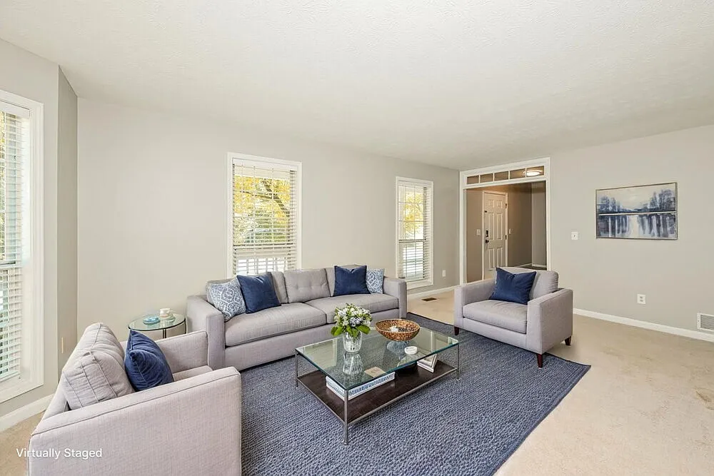 4 bed, 2.5 bath, 2348 sqft, $2,380 — Photo 4