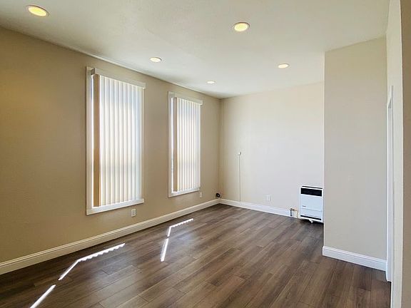 2nd image of 3210 San Leandro St #5