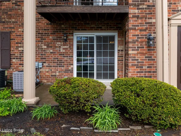 602 Logsdon Ct, Douglass Hills, KY 40243