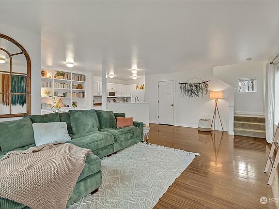 5th image of 9505 Hancock Avenue SE