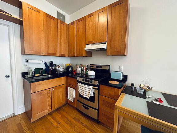 4th image of 45 W 85th St #3