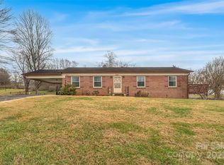 2580 Sweetbriar Cir, Lenoir, NC 28645