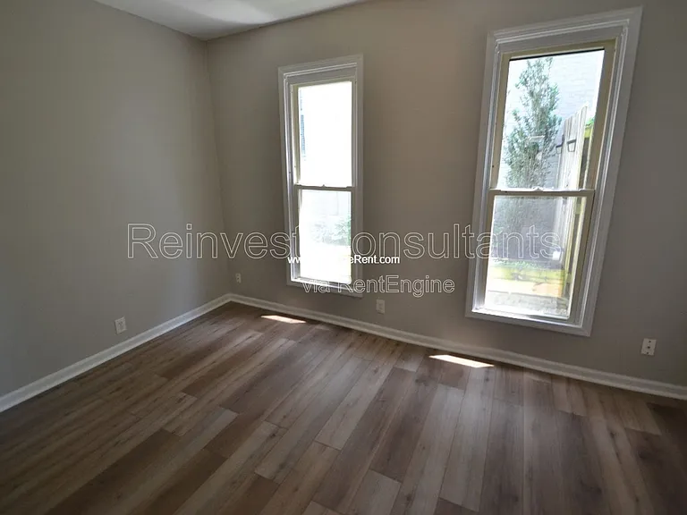 239 Forest Ave — Photo 8