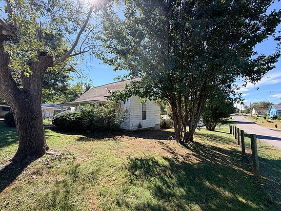 2nd image of 639 6th St