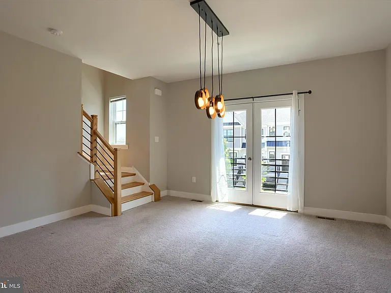 320 Walnut St — Photo 6