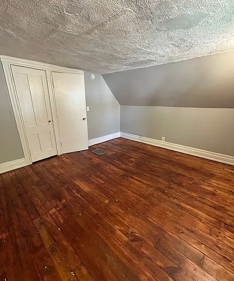 241 Curtis St — Photo 20