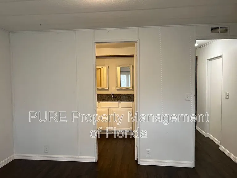 600 NE 63rd Ct — Photo 22