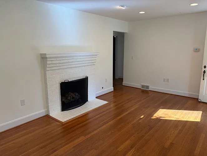 3 bed, 1.5 bath, 1100 sqft, $1,895 — Photo 2