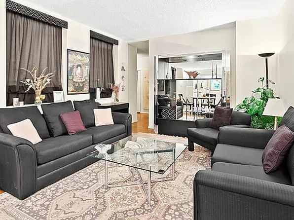 150 W 51st St APT 922