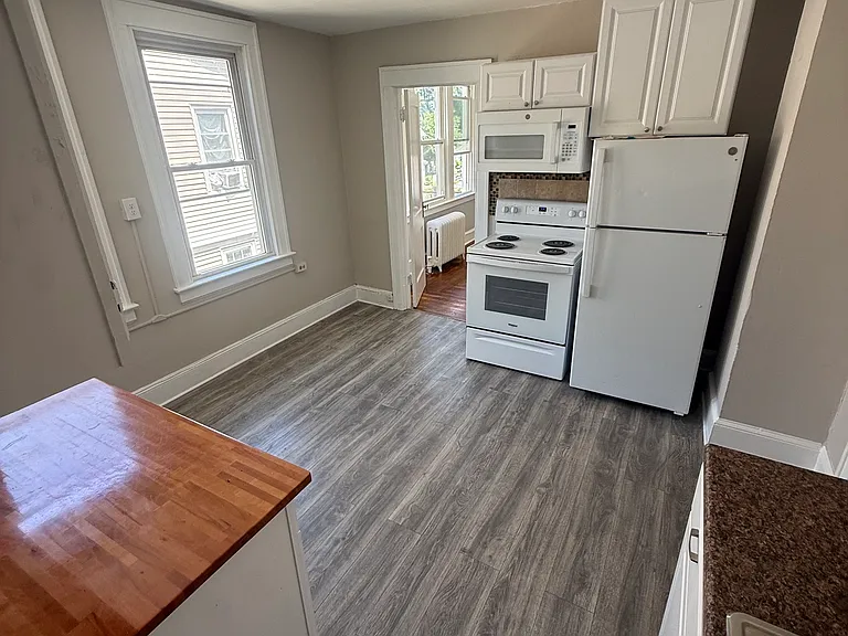 686 Washington Ave #3A — Photo 1