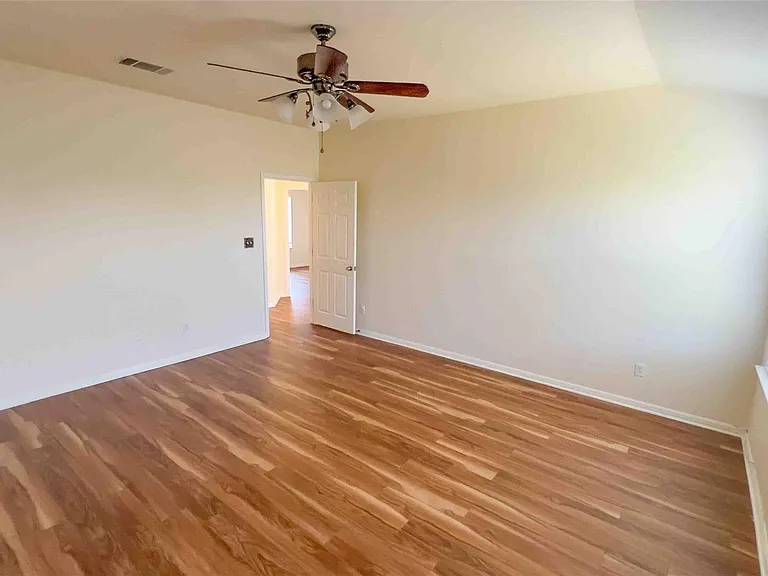 709 Rusk Rd — Photo 12