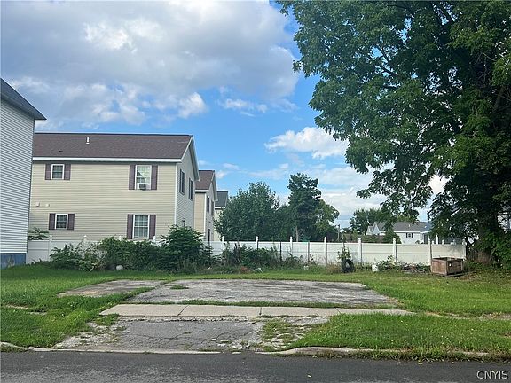 5th image of 1223 West St