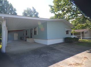 3702 Young Dr, Belleville, IL 62223