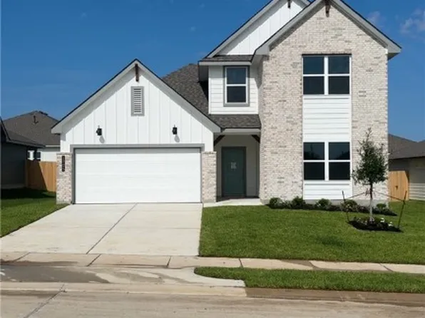 1705 Robinson Dr, Brenham, TX 77833