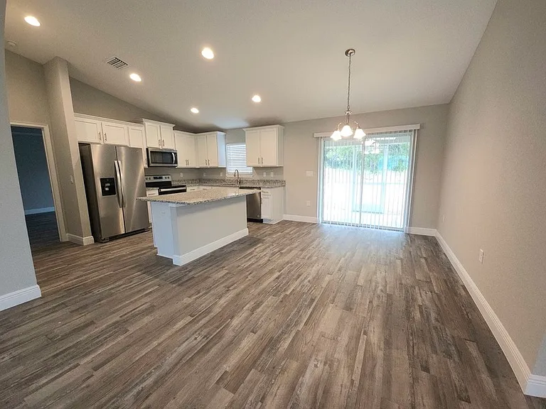 312 Locust Pass — Photo 2