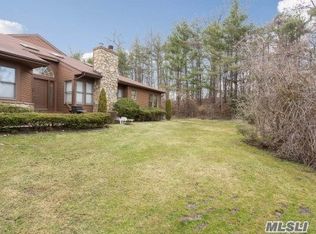 93 Hunt Dr, Jericho, NY 11753