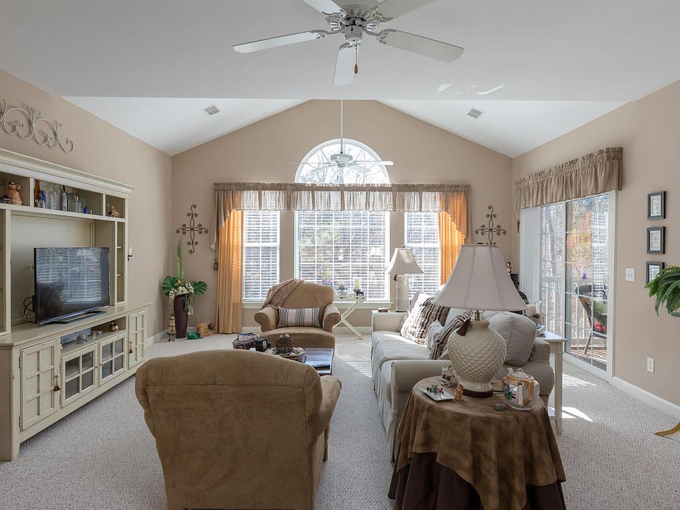 1st image of 1438 Belcourt Ln