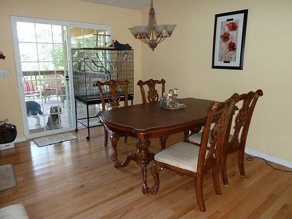 3rd image of 5717 White Oak Ct