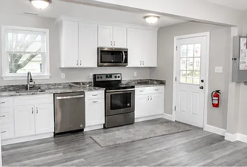 305 Linden Ln — Photo 8