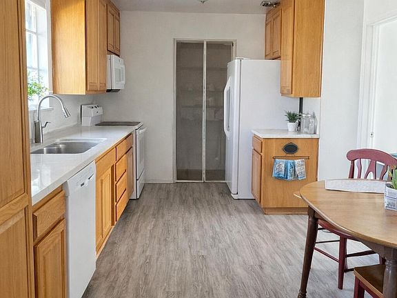 3rd image of 1890 Hamilton St