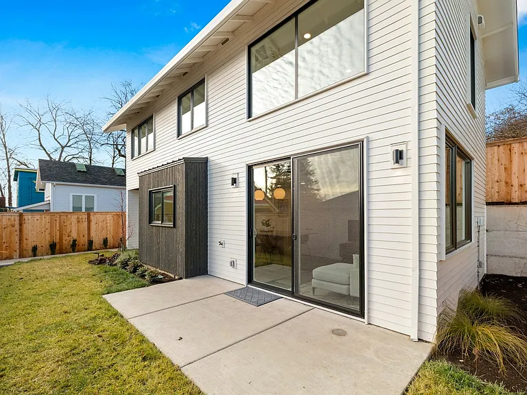 4809 N Kerby Ave — Photo 18