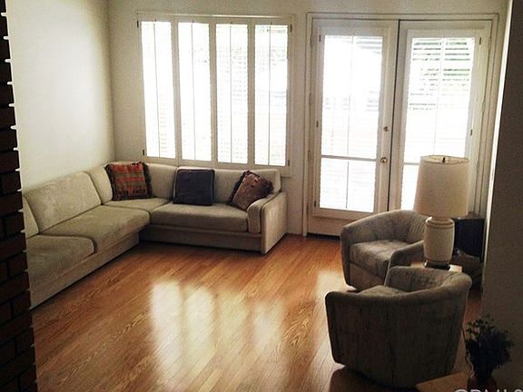 5th image of 20950 Oxnard St APT 64