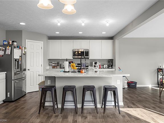 2nd image of 3994 Primrose Way