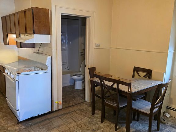 2nd image of 49 Watervliet Ave Floor 1