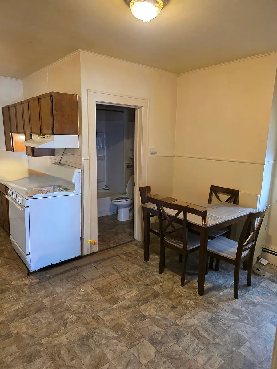 Building Photo - 49 Watervliet Ave #1