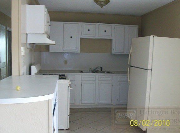 3rd image of 3422 S Estrellita Ave