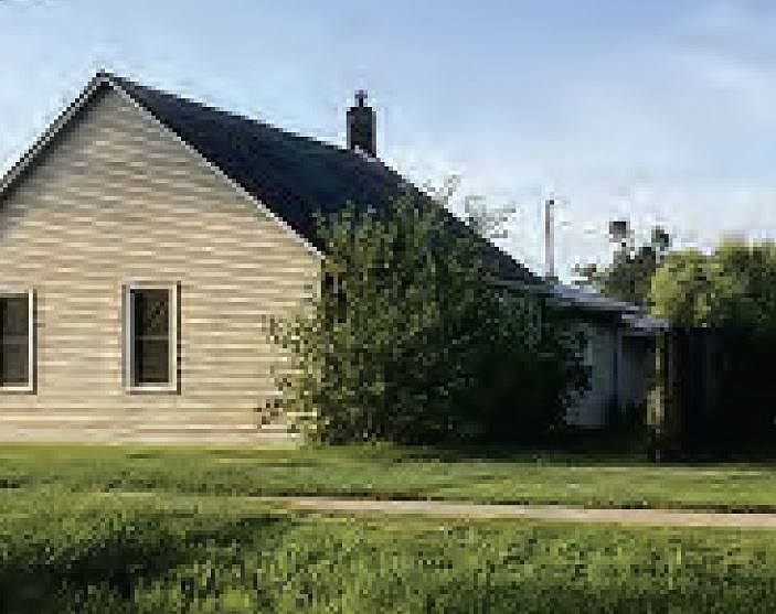 2nd image of 221 N D Ave