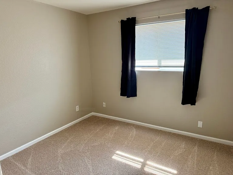 4414 W Altadena Ave — Photo 17