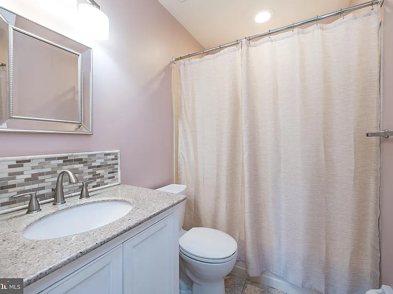 3930 Gatehouse Ln — Photo 13