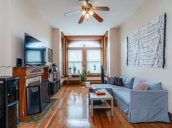 5th image of 929 S Oakley Blvd APT 1