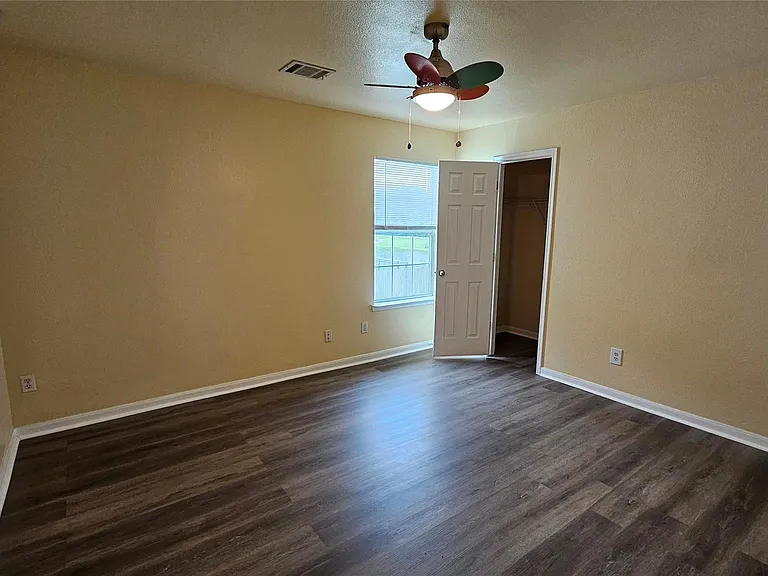 22135 Greengate Dr — Photo 29