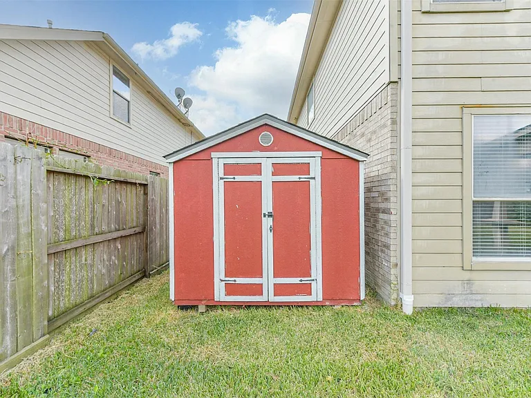 2601 Hewn Rock Way — Photo 36