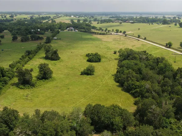 4 Brown College Ln, Washington, TX 77880