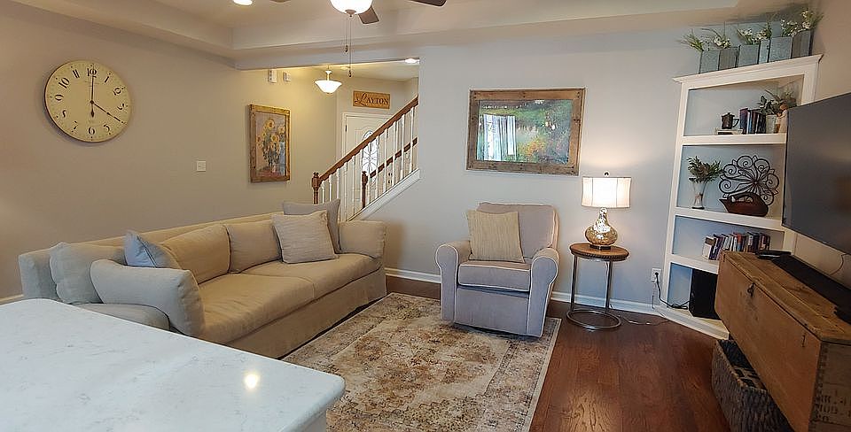 1st image of 182 Richmond Dr
