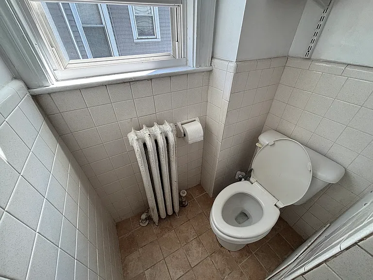 418 Essex St #2 — Photo 25