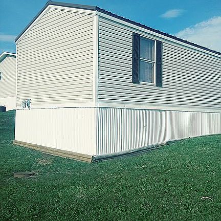 2nd image of 76 Blue Grass Vlg