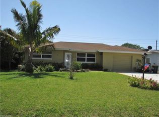 1068 Hilltop Dr, Naples, FL 34103
