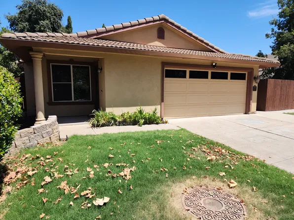 7207 Seasons Dr, Elk Grove, CA 95758